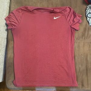 Nike tshirt maroon